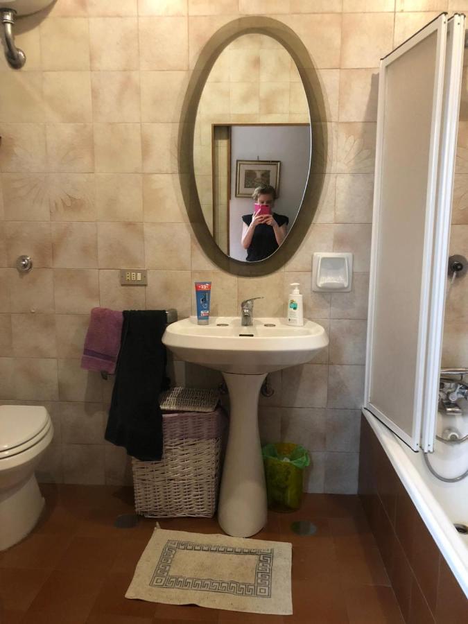 Solo Traveller Bedroom In Homestays City Center Florens Exteriör bild